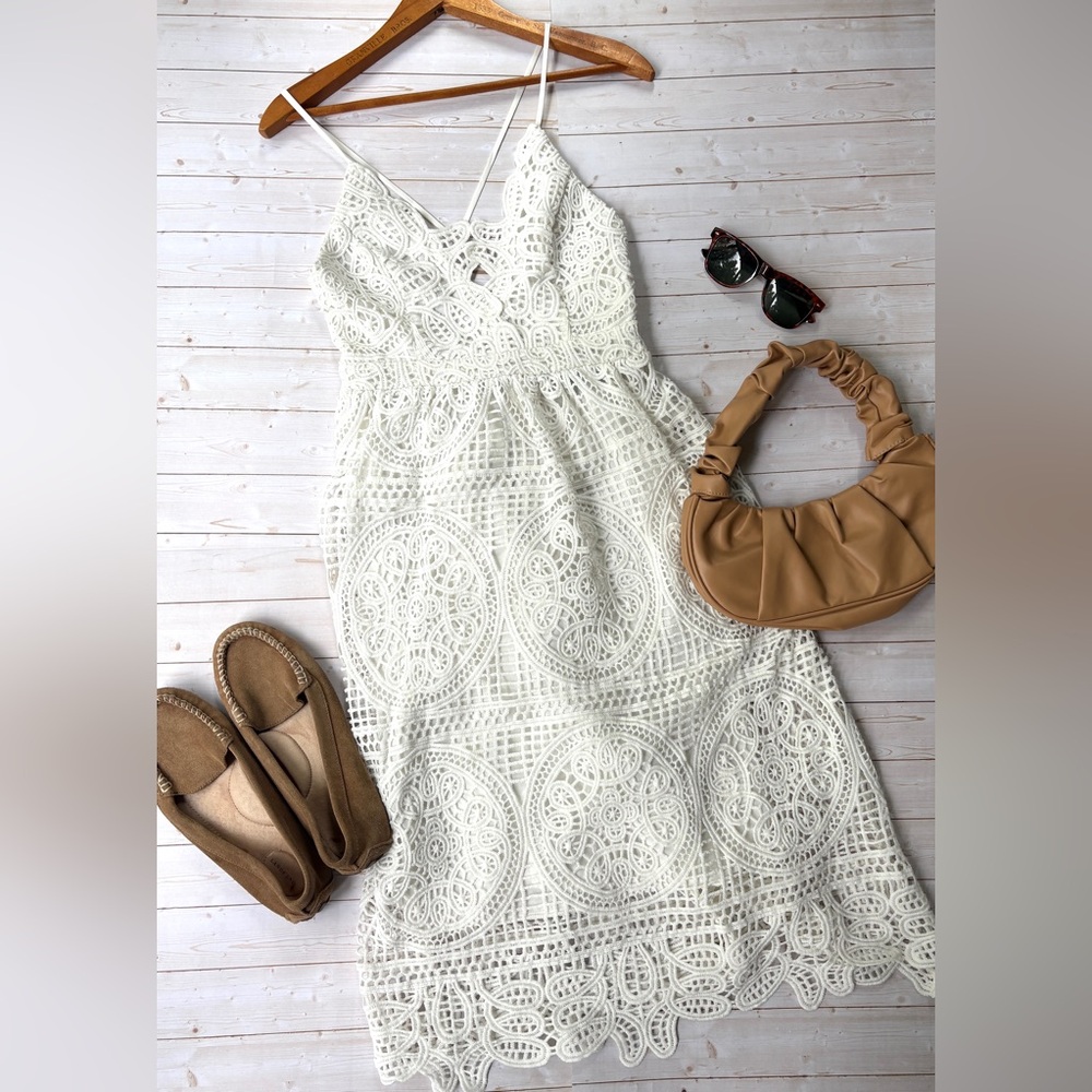 DO+BE White Lace Midi Dress